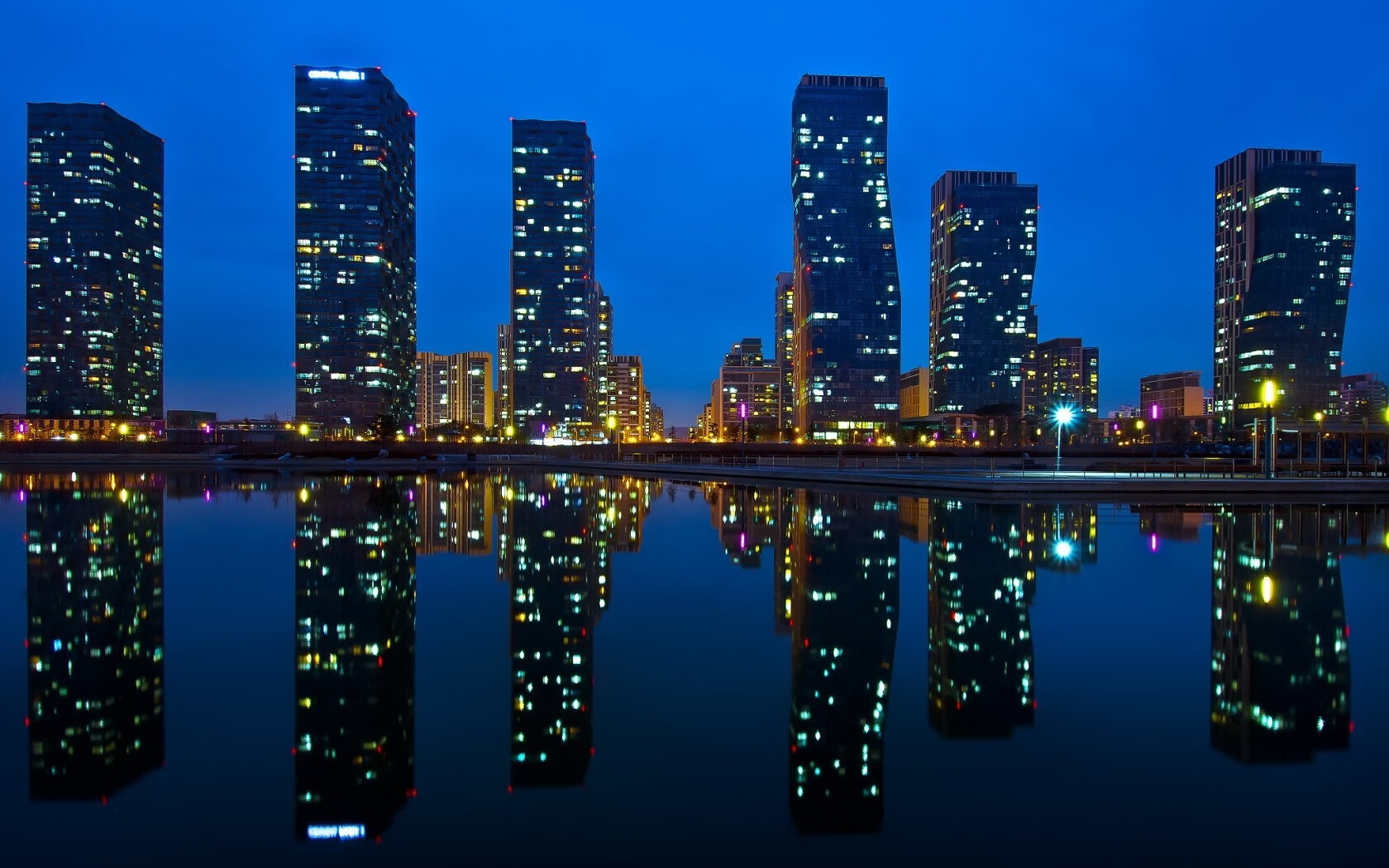 赛道上的国家意志,西班牙逆转美国,F1年度争冠的史诗焦点战